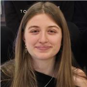 Estudiante trilingüe (madre irlandesa) ofrece clases de conversación y ayuda con deberes y exámenes, para ESO, primaria e infantíl